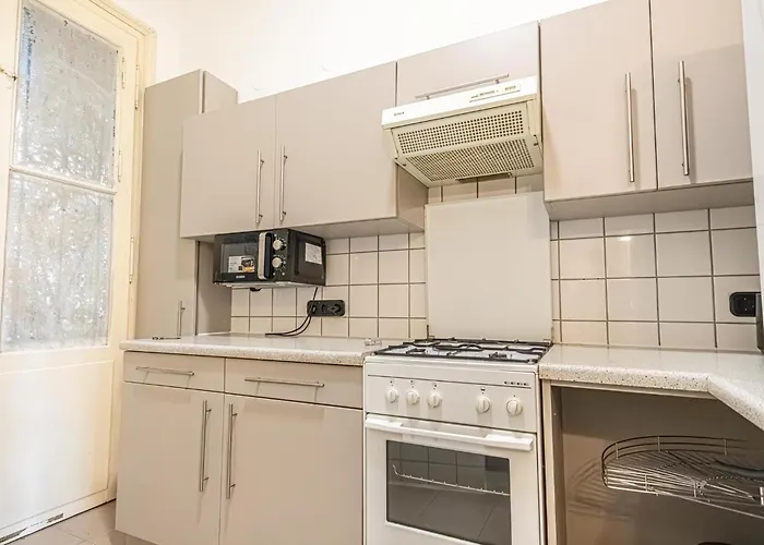 Charming 1br Near Wiener Stadthalle Vienne